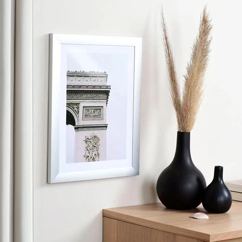 Aluminium Photo Frame Profiles Enhance Residential and Commercial Display Spaces
